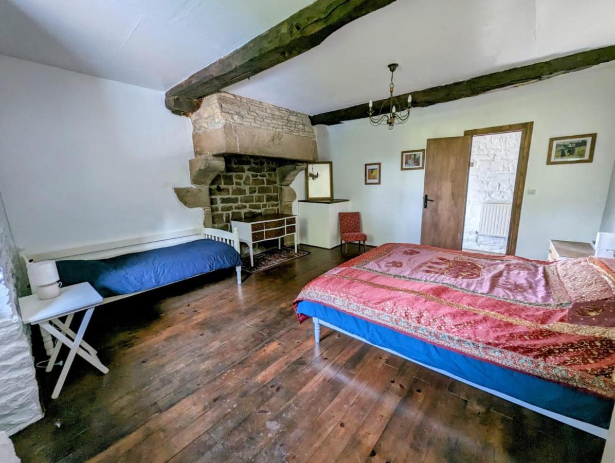 Les Gites De La Cabache Montaigu-les-Bois Экстерьер фото