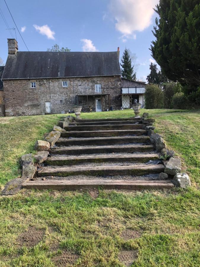 Les Gites De La Cabache Montaigu-les-Bois Экстерьер фото