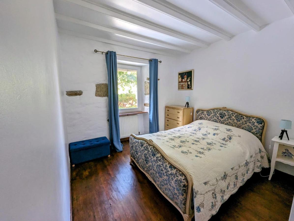 Les Gites De La Cabache Montaigu-les-Bois Экстерьер фото